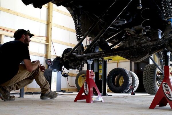 best 6-ton jack stands for trucks and SUVs in garage setup